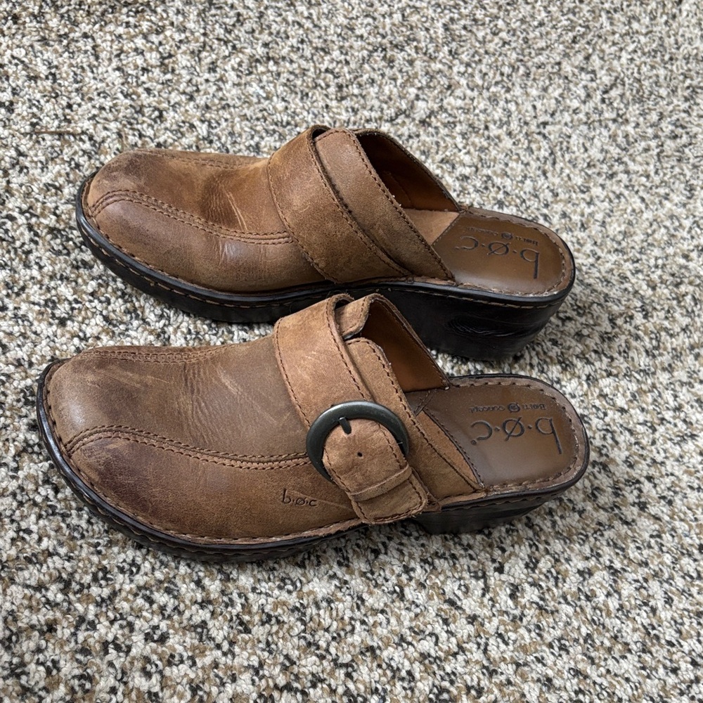 b.o.c.Women’s  Tan Leather Slip-On Loafers